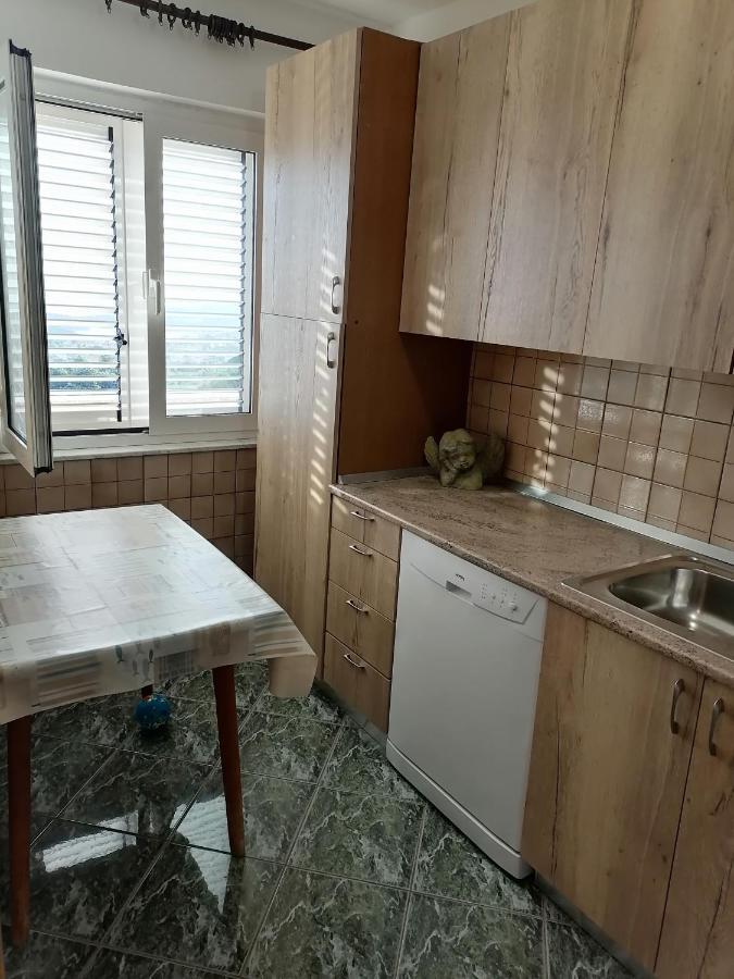 Andelo I Ruzica Apartment Mundanije